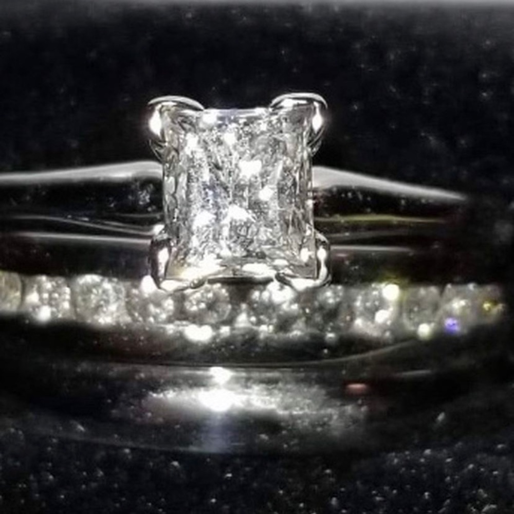 Diamond engagement ring and band